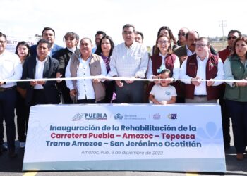 Céspedes entrega rehabilitación de carretera Amozoc-Ocotitlán