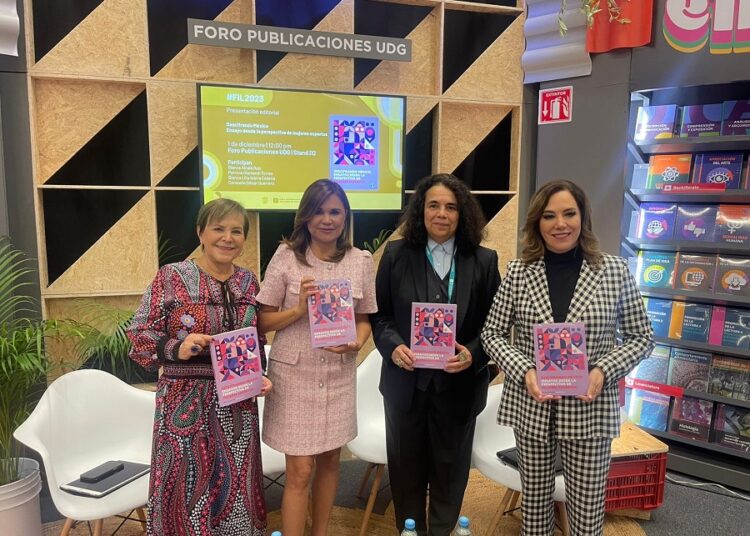 Presentan libro de ensayos Descifrando México en la FIL de Guadalajara