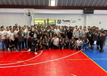 Más de 60 gladiadores buscan licencia de luchador profesional