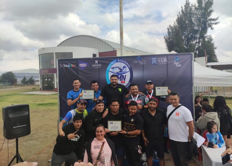 Titanes Alpha destacan en Torneo Regional de Invierno de Natación