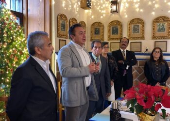 Colegio de Arquitectos del Valle de Puebla se reúne con Felipe Velázquez