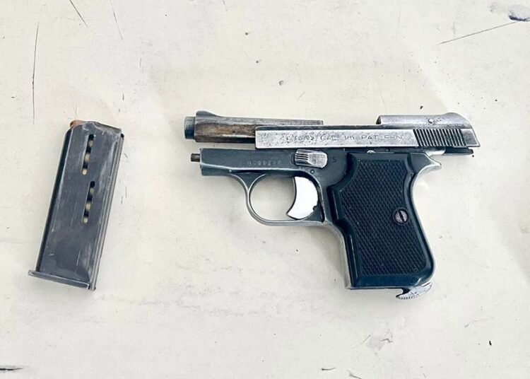 Policía de Cholula detiene hombre armado