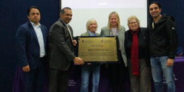 Christus Muguerza reconoce a la fundación Operation Smile A.C.