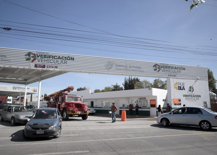 Céspedes pide a sociedad cumplir con programa de Verificación Vehicular