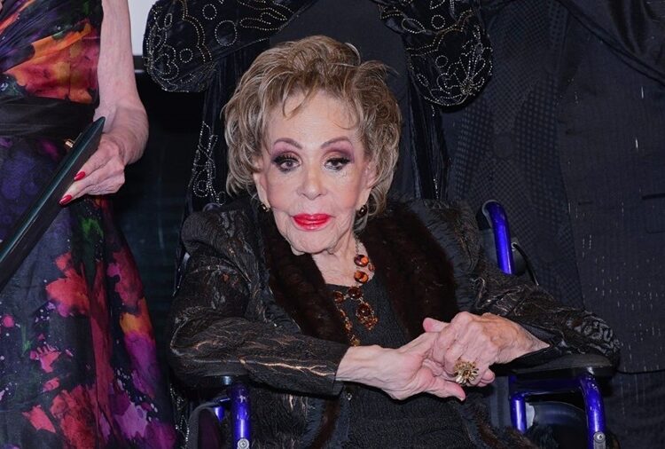 Silvia Pinal sale de terapia intensiva