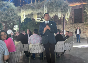 Incluye Armenta a equipos de suspirantes