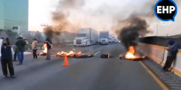 VIDEO: 6 policías heridos y 7 personas detenidas en Xalmimilulco