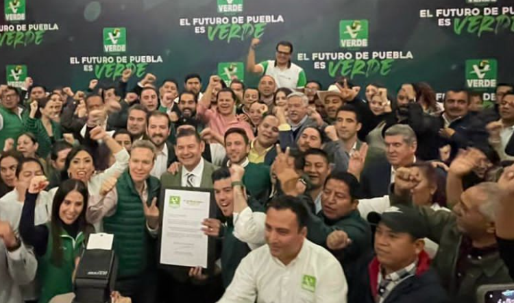 El Verde entrega constancia a Armenta