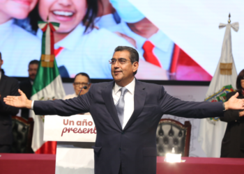 Un Informe de Gobierno entre pares