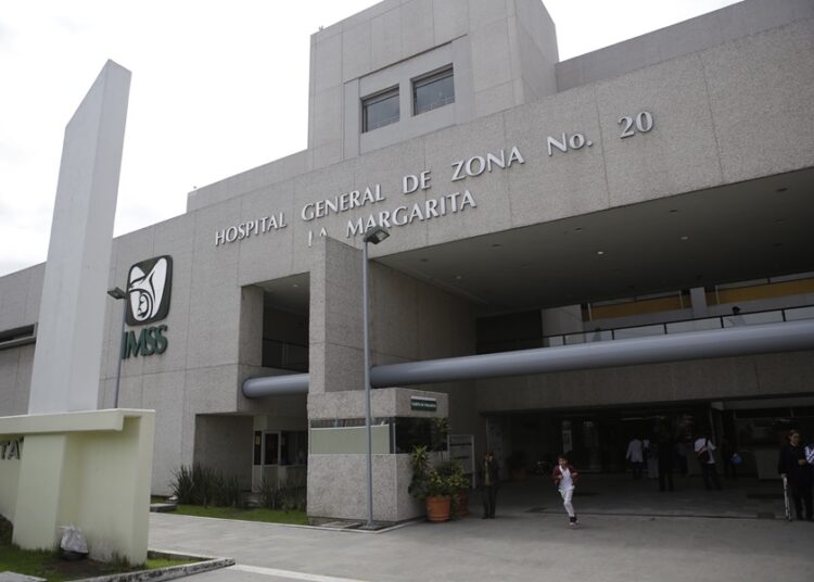 Piden a directivos del IMSS dar mantenimiento a hospitales y clínicas