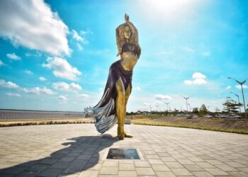 Inauguran estatua de Shakira en Barranquilla