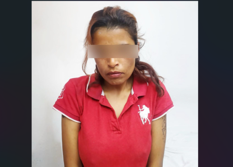 Detienen a mujer que pretendía meter cristal al Cereso de Cholula