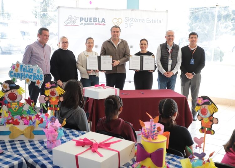 Sedif firma contrato de donación con Tarlets Coffee para festejar a las infancias