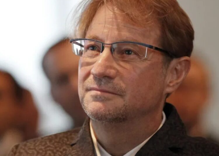 Andrés Roemer sale de prisión en Israel