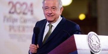 Economía crecerá 1.3% anual al final del sexenio: AMLO