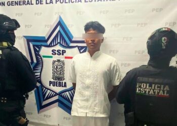 Detienen a hombre por posesión de cocaína y éxtasis