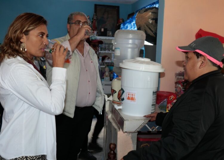 Bienestar colabora para llevar agua potable a familias vulnerables