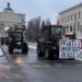 Agricultores alemanes toman carreteras en rechazo a reducción de subvenciones