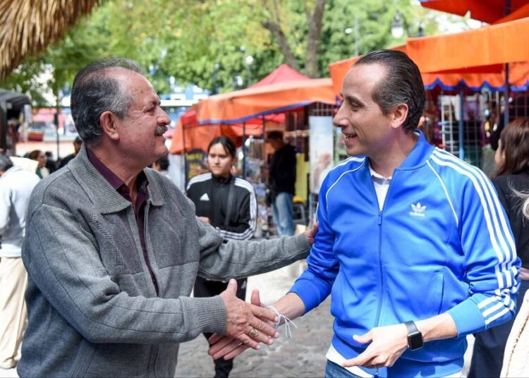 Mario Riestra dialoga con líderes de Analco y Los Sapos
