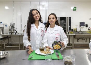 Alumnas de Nutrición Ibero crean la primera sopa instantánea saludable