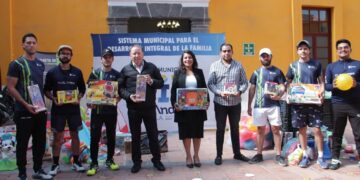 Club Por Tres Pádel se suma a campaña ‘Dona un Juguete y Regala Sonrisas’