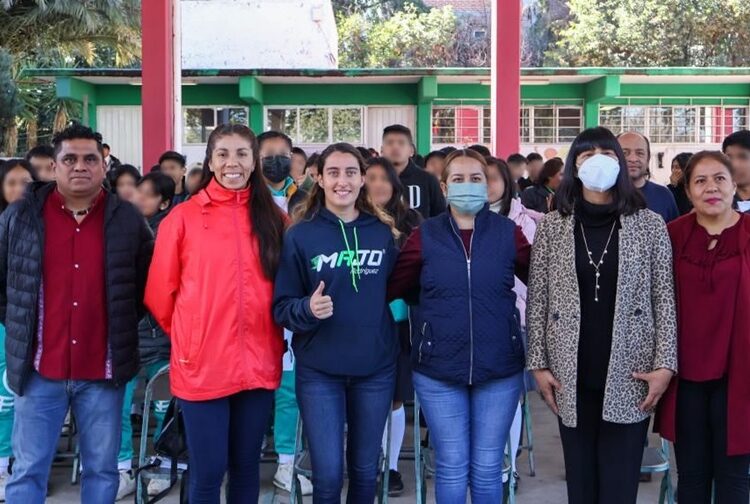 Majo Rodríguez imparte charla ‘Entre Campeones’ a jóvenes de Xoxtla
