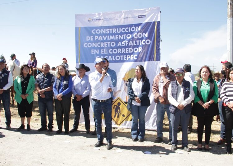 Ayuntamiento de San Andrés arranca construcción del corredor de Cacalotepec