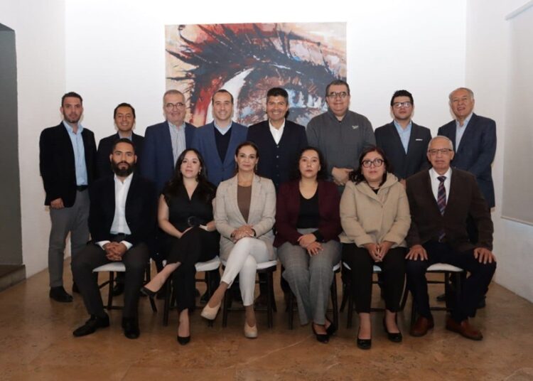 Expertos en cobranza presentan diagnóstico del estado a Lalo Rivera
