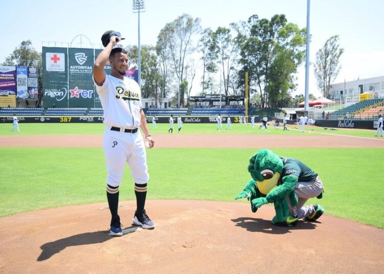 Pericos confirma regreso de Yoimer Camacho