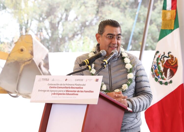 Céspedes preside inicio de construcción del Centro Comunitario Recreativo de Acajete