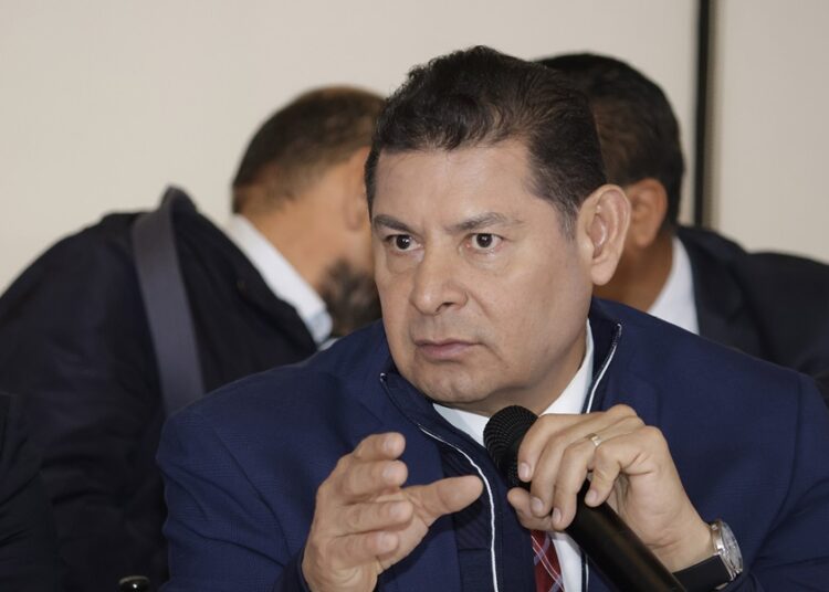 Armenta se pronuncia a favor de revisión de perfiles