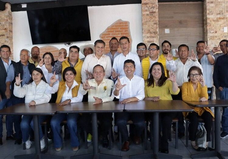 ERP recibe del PRD constancia de candidato a gubernatura de Puebla