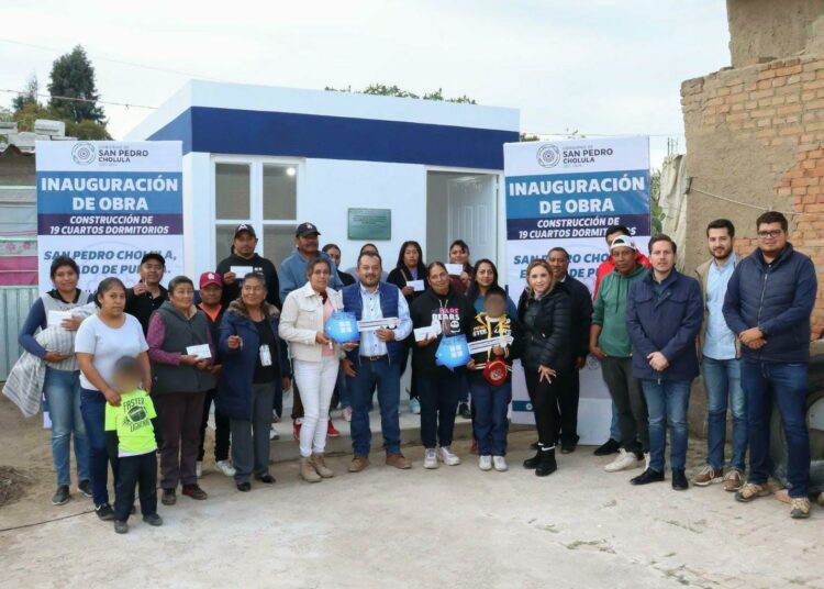 Continúa Paola Angón entregas del programa ‘Vivienda y Familia’