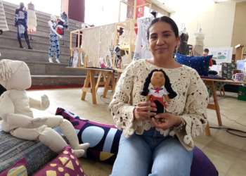 Estudiante Ibero confeccionó cojines para la ludoteca de comunidad indígena