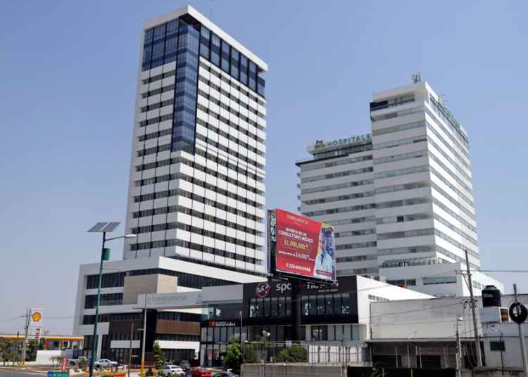 Condóminos de Torres Médicas Angelópolis, reclaman que Hospital MAC no paga lo que debe  por cuotas de mantenimiento