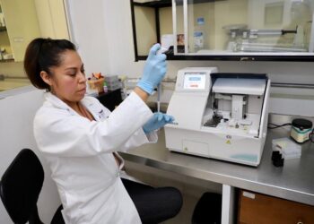 Laboratorio del SMDIF recibe reconocimiento nacional por quinto año