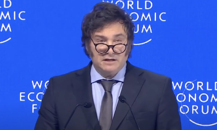 Milei arremete contra el feminismo y defiende al capitalismo en Davos