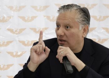 Fernando Morales invita a Néstor Camarillo a MC