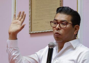 Fernando Morales invita a Néstor Camarillo a MC