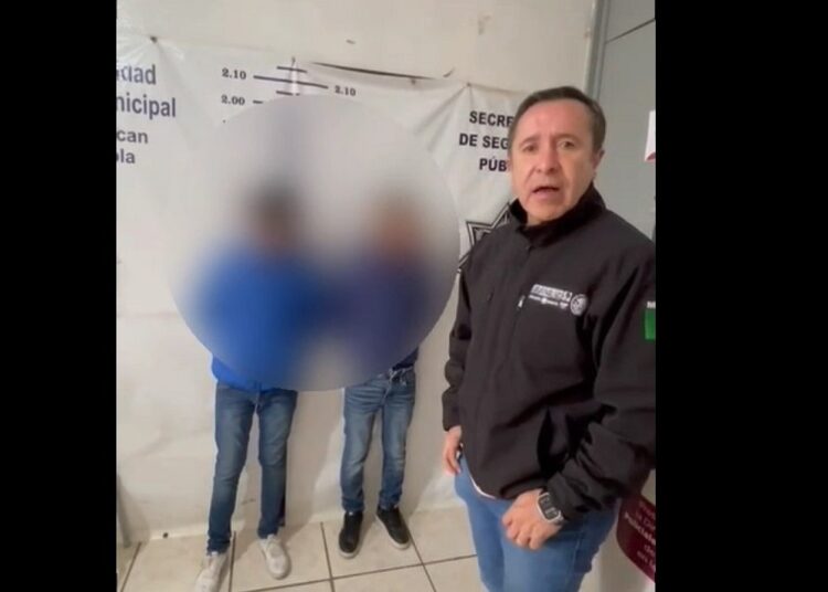 Recuperan auto robado y detienen a 2 hombres por robo en San Martín