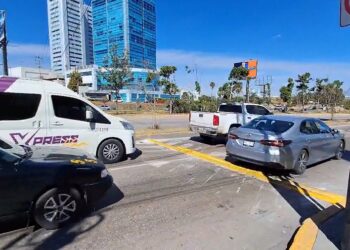 Retirarán mañana tope no autorizado en lateral de Vía Atlixcáyotl