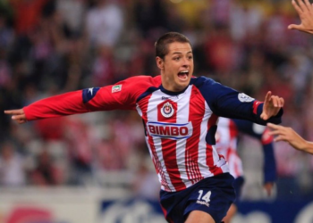 ‘Chicharito’ podría volver a Chivas