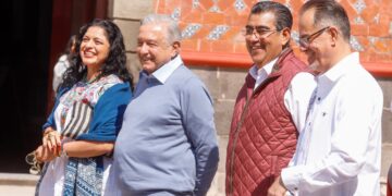 AMLO reconoce a Sergio Salomón “sin hacerle la barba”