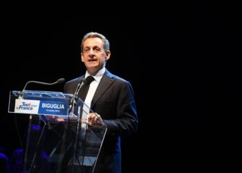 Condenan a expresidente Sarkozy por financiación ilegal