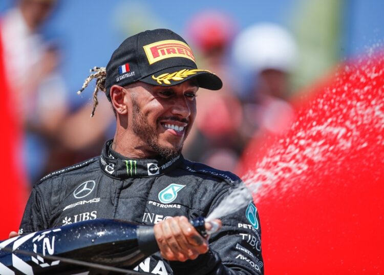Es oficial, Lewis Hamilton correrá para Ferrari en 2025