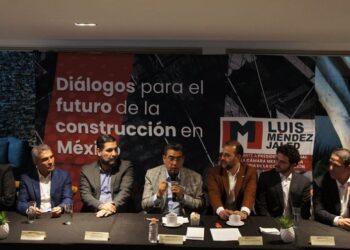 Céspedes se reúne con afiliados de la CMIC