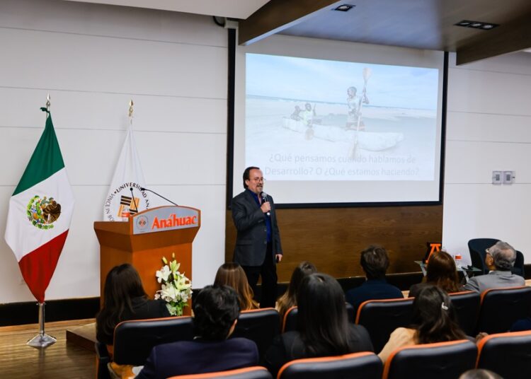 Anáhuac explora la Agenda 2030 con Enrique Glockner