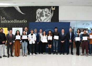 Premian a ganadores del concurso de cartel BUAP 2023 “Acción por el clima”