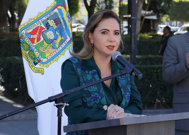 Angón preside ceremonia por aniversario de promulgación de la Constitución