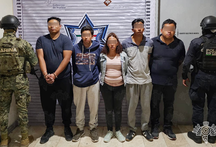 SSP y Semar detienen a 5 personas con arsenal de armas en Cuautlancingo